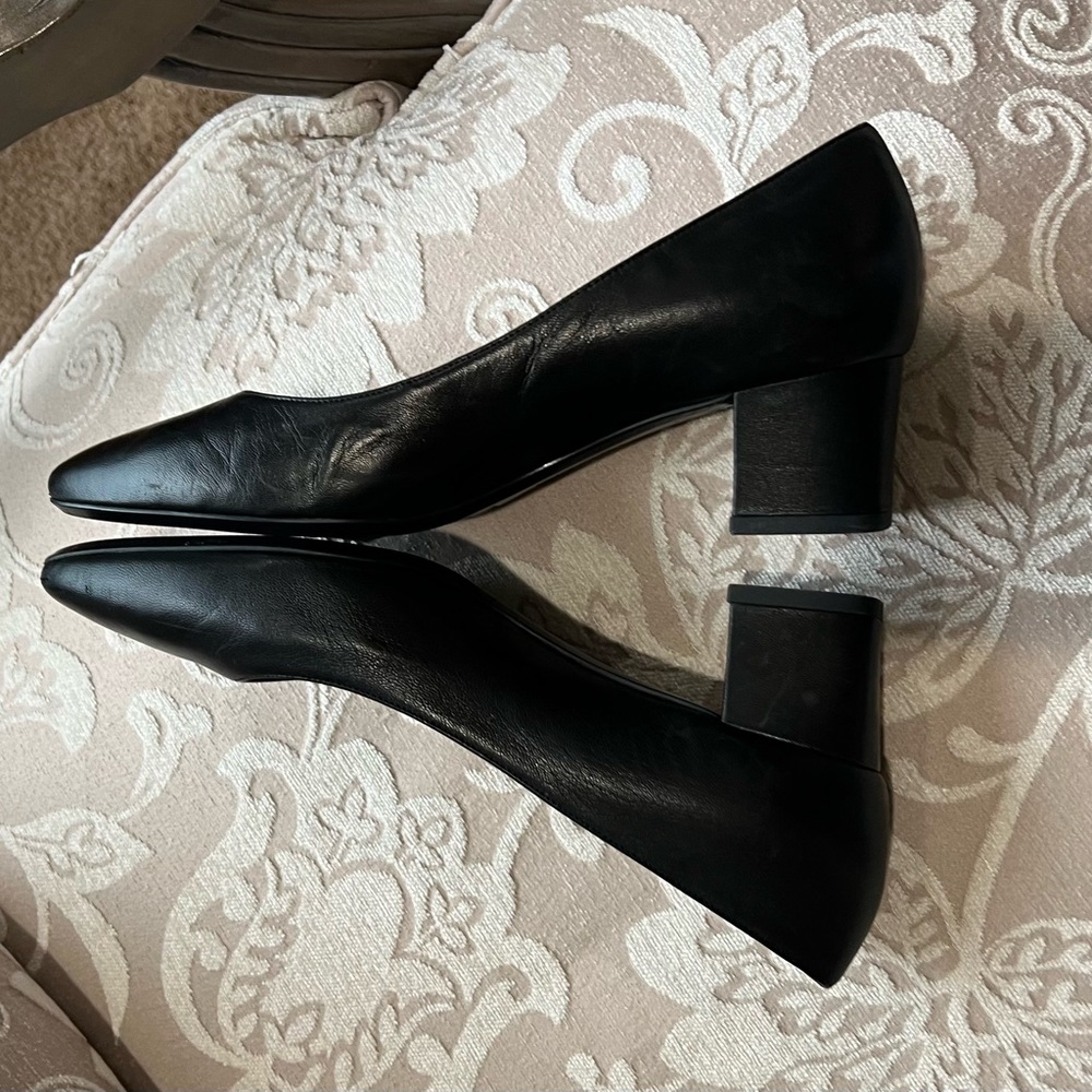 Aquatalia Black Heels Sleek Minimalist Design